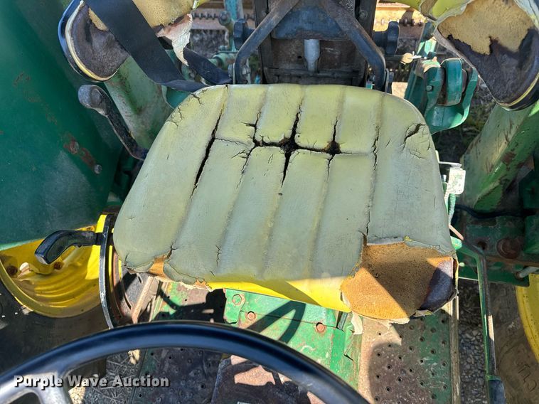 image for item EH6703 1981 John Deere 2640 tractor
