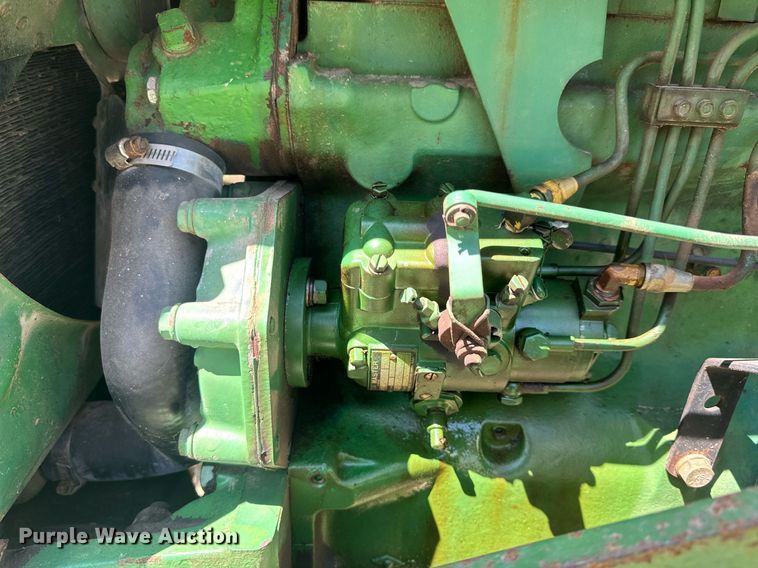 image for item EH6703 1981 John Deere 2640 tractor