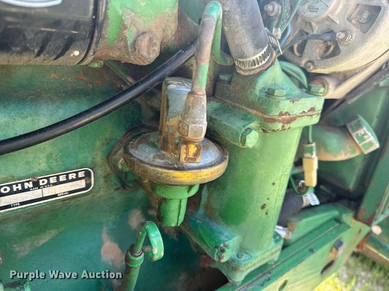 image for item EH6703 1981 John Deere 2640 tractor