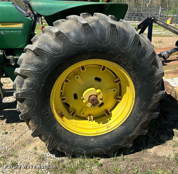 image for item EH6703 1981 John Deere 2640 tractor