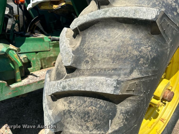 image for item EH6703 1981 John Deere 2640 tractor