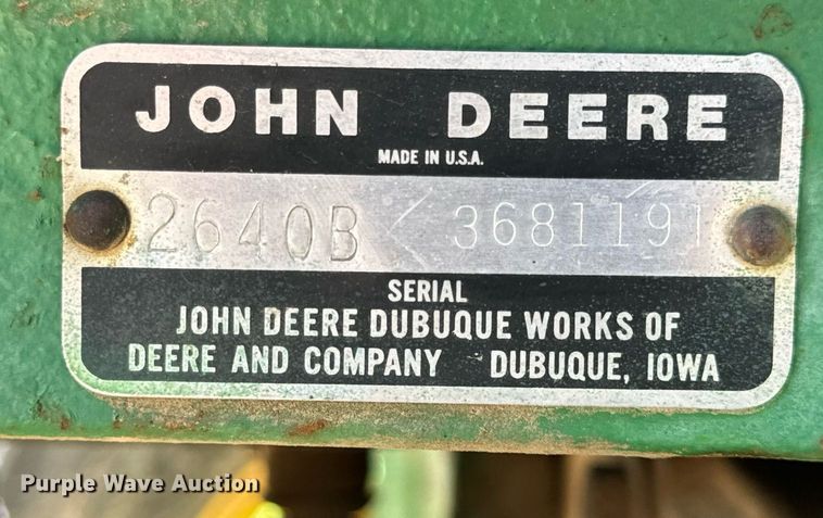 image for item EH6703 1981 John Deere 2640 tractor