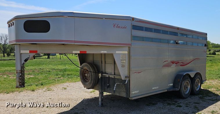 image for item EI3743 2000 Titan Trailer livestock trailer