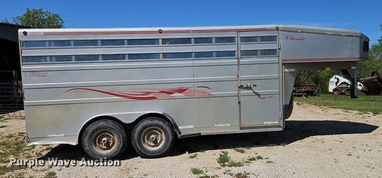 image for item EI3743 2000 Titan Trailer livestock trailer