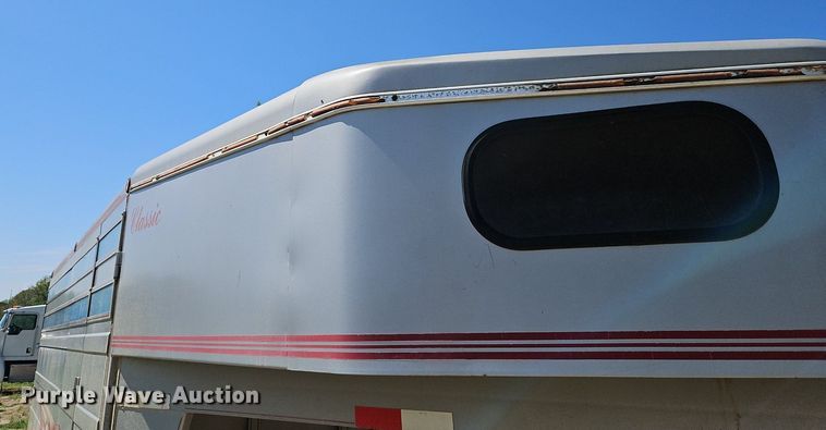 image for item EI3743 2000 Titan Trailer livestock trailer