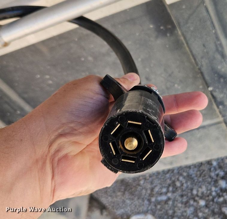 image for item EI3743 2000 Titan Trailer livestock trailer