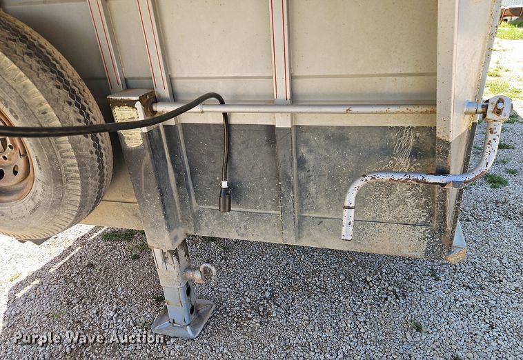 image for item EI3743 2000 Titan Trailer livestock trailer