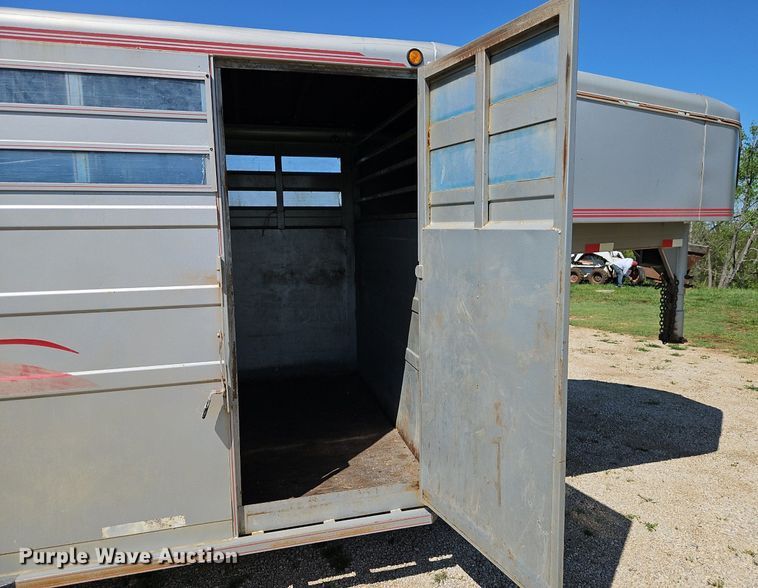 image for item EI3743 2000 Titan Trailer livestock trailer
