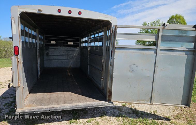 image for item EI3743 2000 Titan Trailer livestock trailer