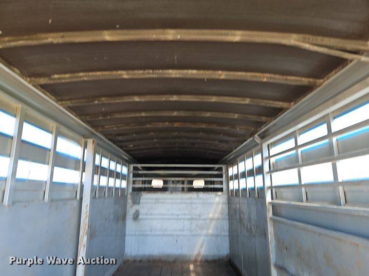 image for item EI3743 2000 Titan Trailer livestock trailer
