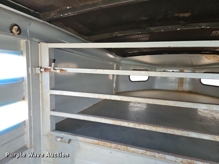 image for item EI3743 2000 Titan Trailer livestock trailer