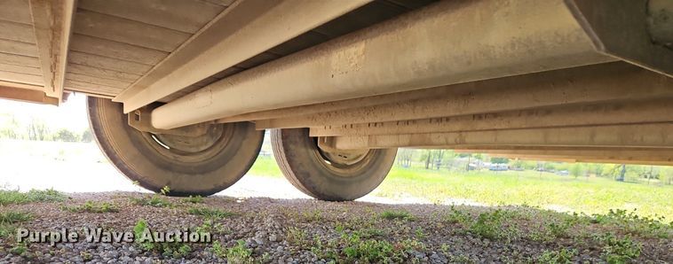 image for item EI3743 2000 Titan Trailer livestock trailer