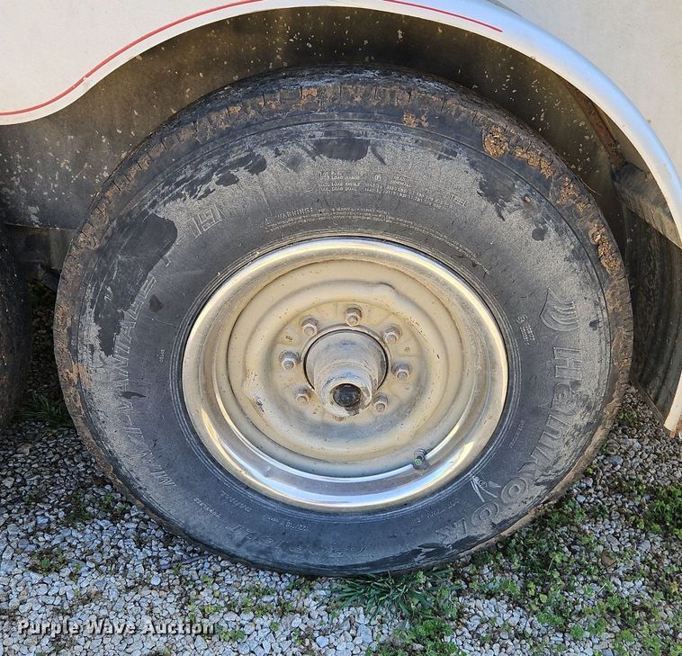 image for item EI3743 2000 Titan Trailer livestock trailer