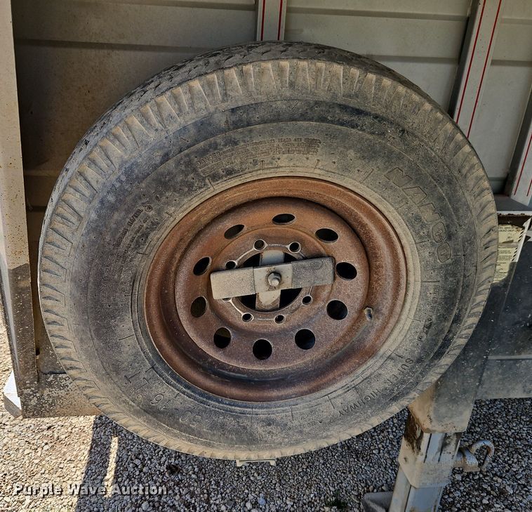 image for item EI3743 2000 Titan Trailer livestock trailer