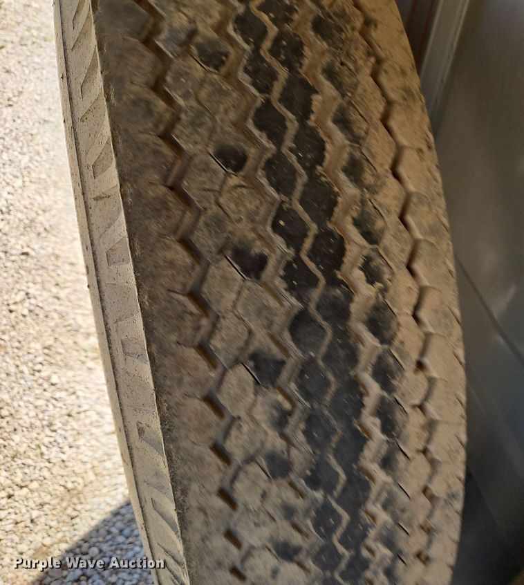 image for item EI3743 2000 Titan Trailer livestock trailer