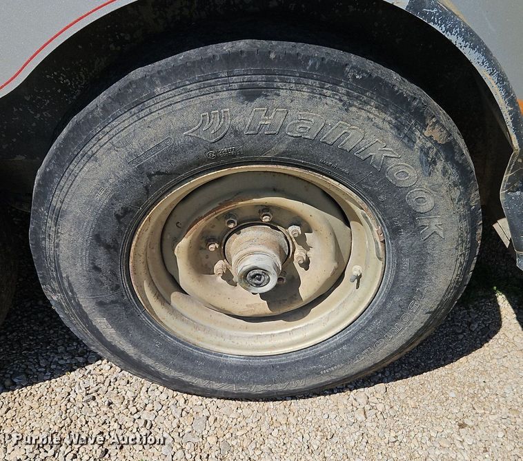 image for item EI3743 2000 Titan Trailer livestock trailer