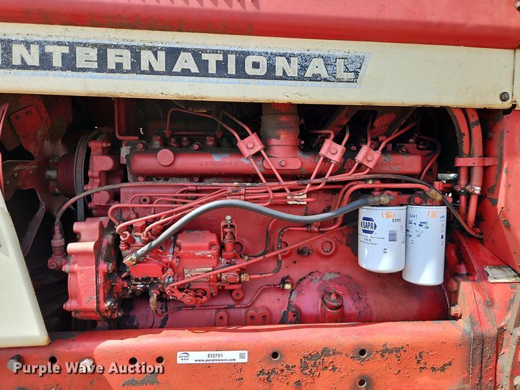 image for item EI3751 1973 International Harvester  Farmall 1066 tractor