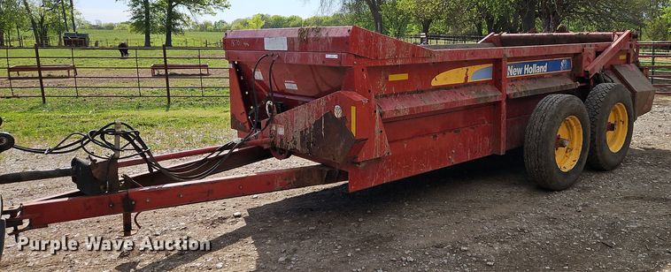 image for item EI3760 New Holland 195 manure spreader