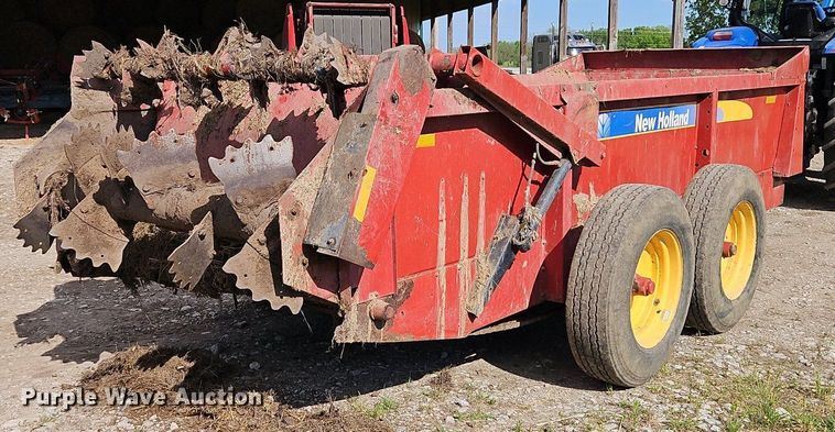 image for item EI3760 New Holland 195 manure spreader