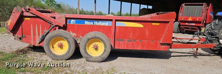 image for item EI3760 New Holland 195 manure spreader