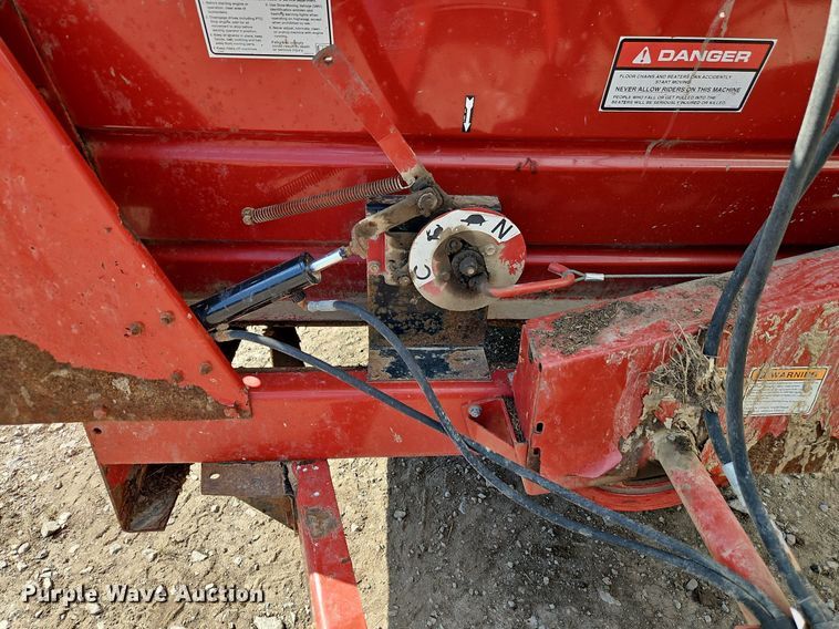 image for item EI3760 New Holland 195 manure spreader