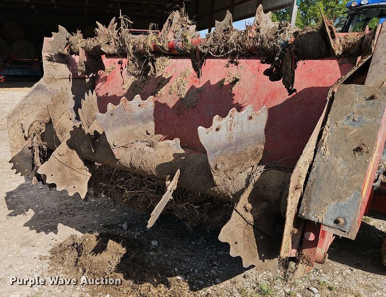 image for item EI3760 New Holland 195 manure spreader