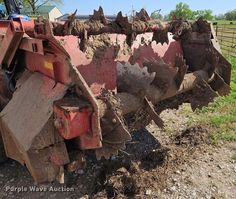 image for item EI3760 New Holland 195 manure spreader
