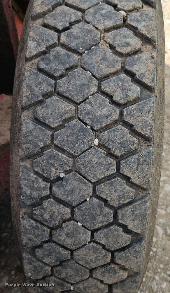 image for item EI3760 New Holland 195 manure spreader