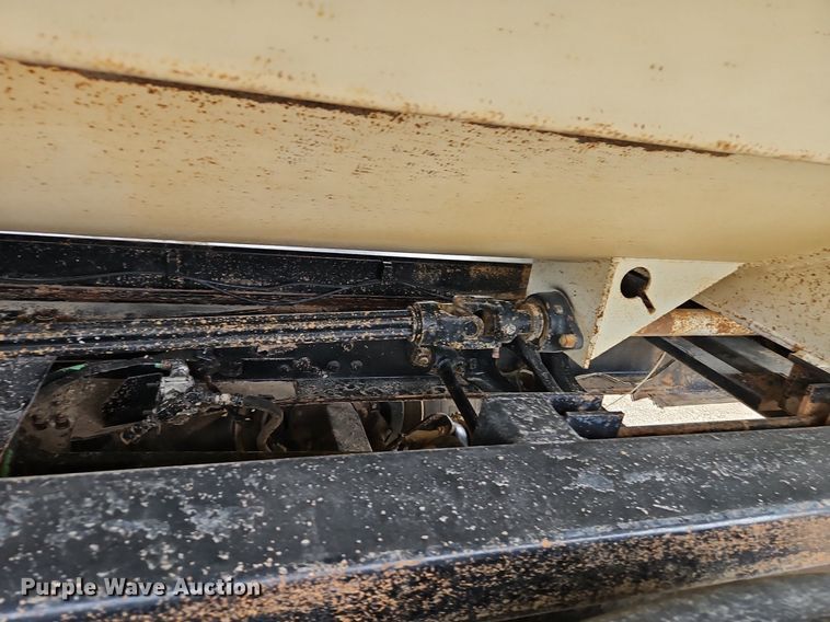 image for item EI3768 2003 International 7400 feed mixer truck