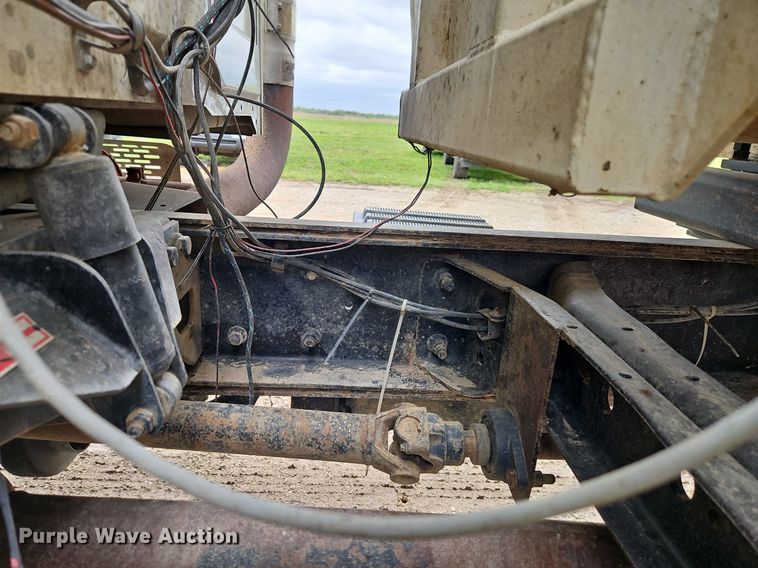 image for item EI3768 2003 International 7400 feed mixer truck