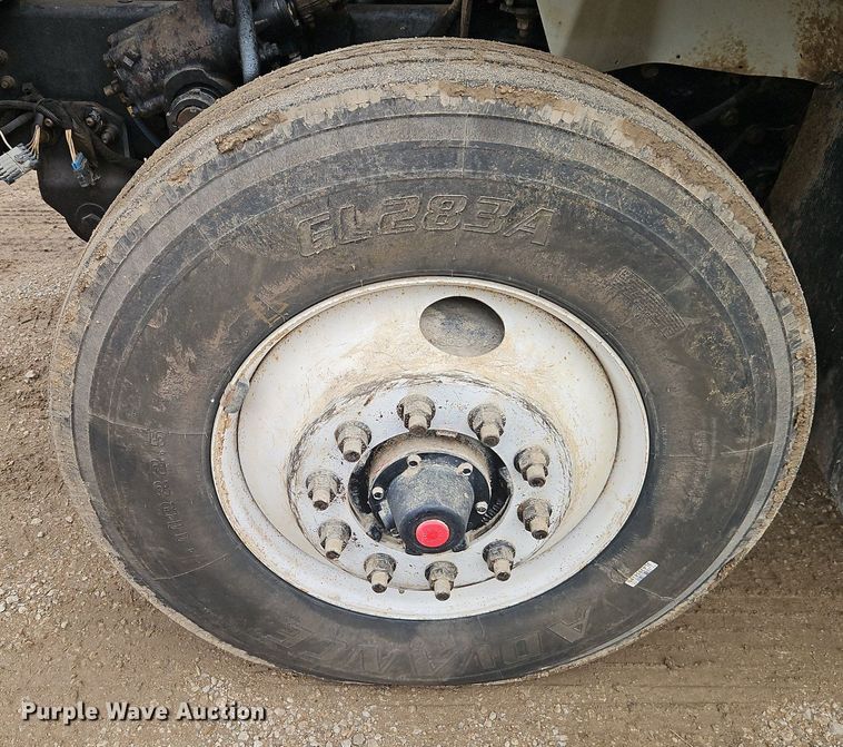 image for item EI3768 2003 International 7400 feed mixer truck