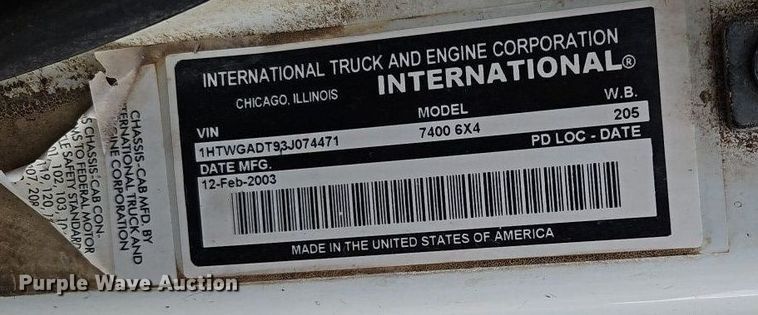 image for item EI3768 2003 International 7400 feed mixer truck