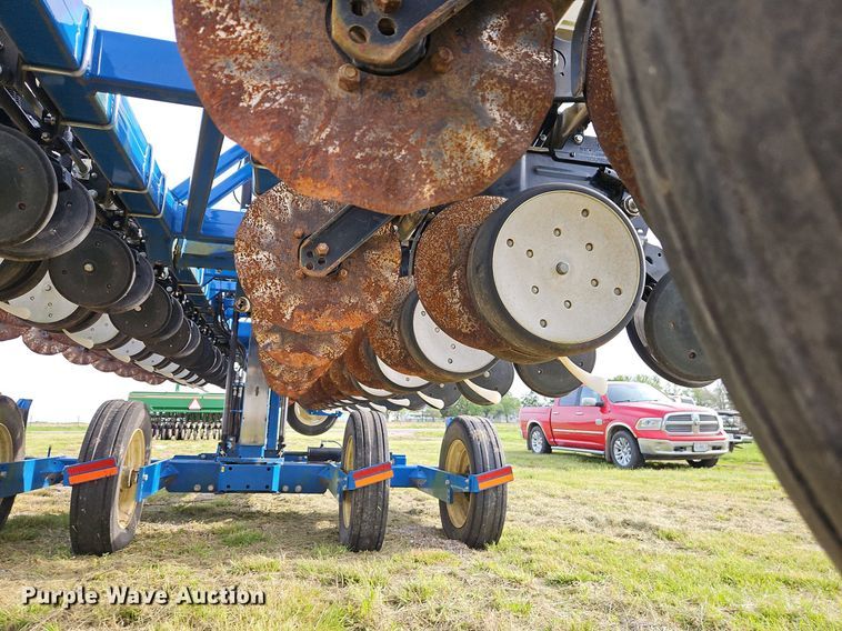 image for item EI3796 Kinze 3600 no-till planter