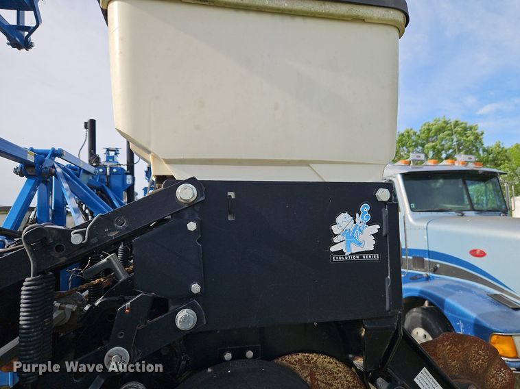 image for item EI3796 Kinze 3600 no-till planter
