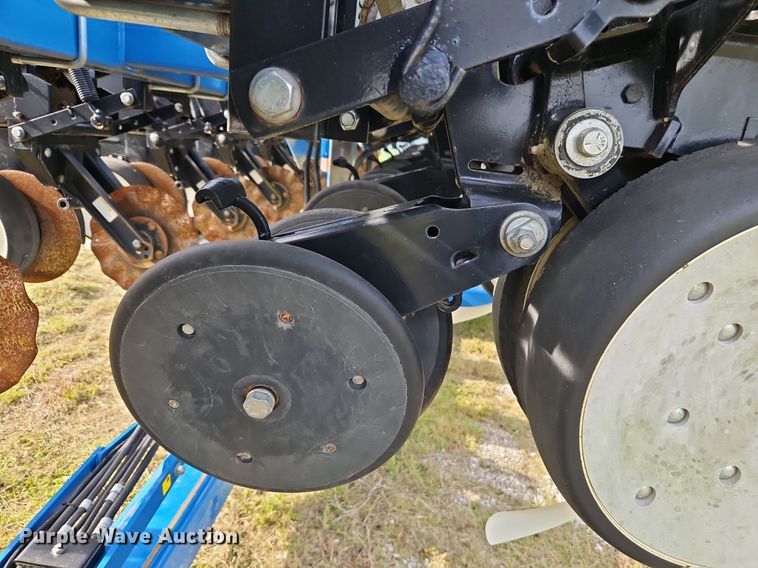 image for item EI3796 Kinze 3600 no-till planter