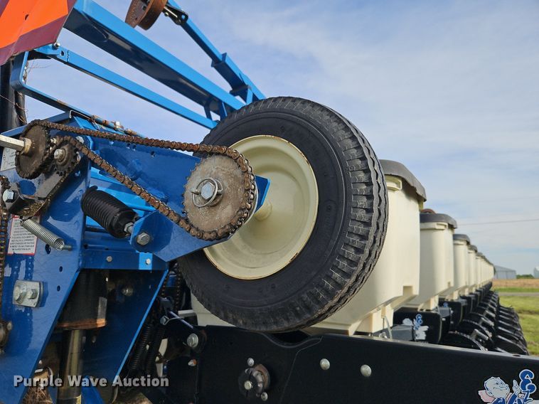 image for item EI3796 Kinze 3600 no-till planter
