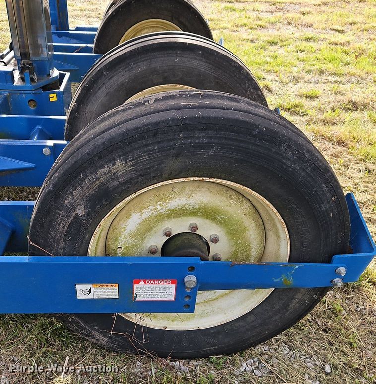 image for item EI3796 Kinze 3600 no-till planter