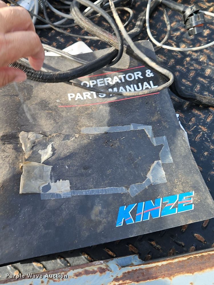 image for item EI3796 Kinze 3600 no-till planter