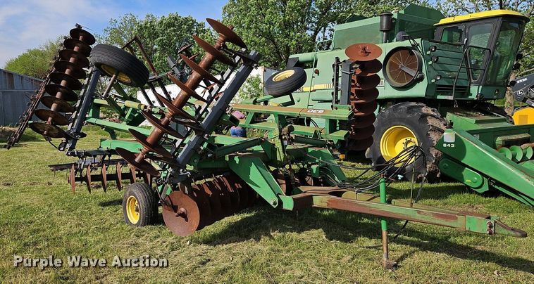 image for item EI3797 John Deere  630 tandem disk