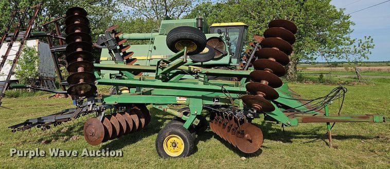 image for item EI3797 John Deere  630 tandem disk