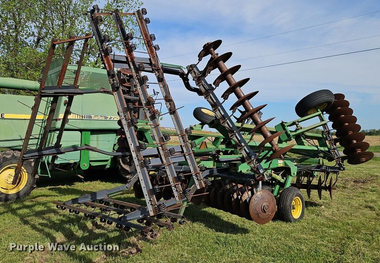 image for item EI3797 John Deere  630 tandem disk