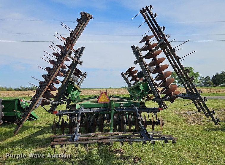 image for item EI3797 John Deere  630 tandem disk