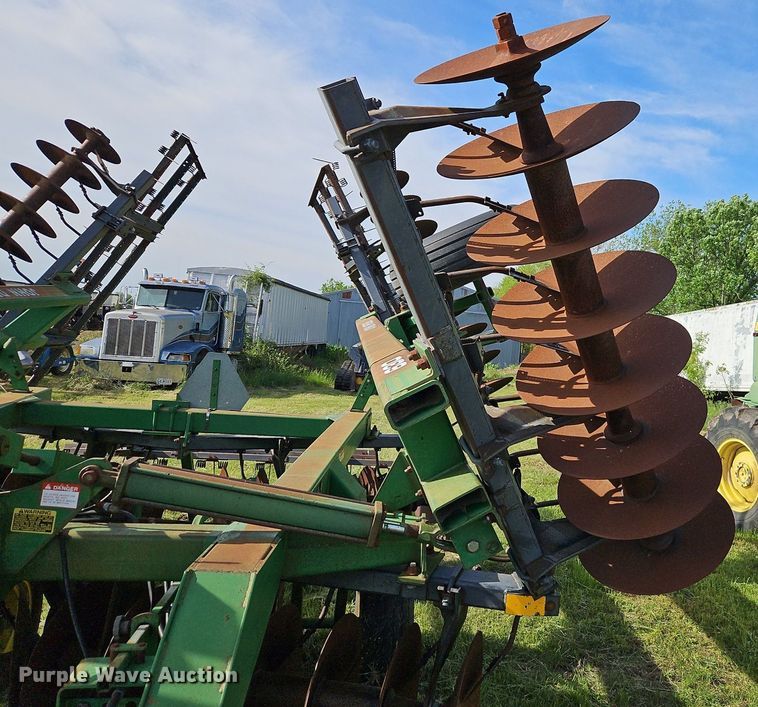 image for item EI3797 John Deere  630 tandem disk