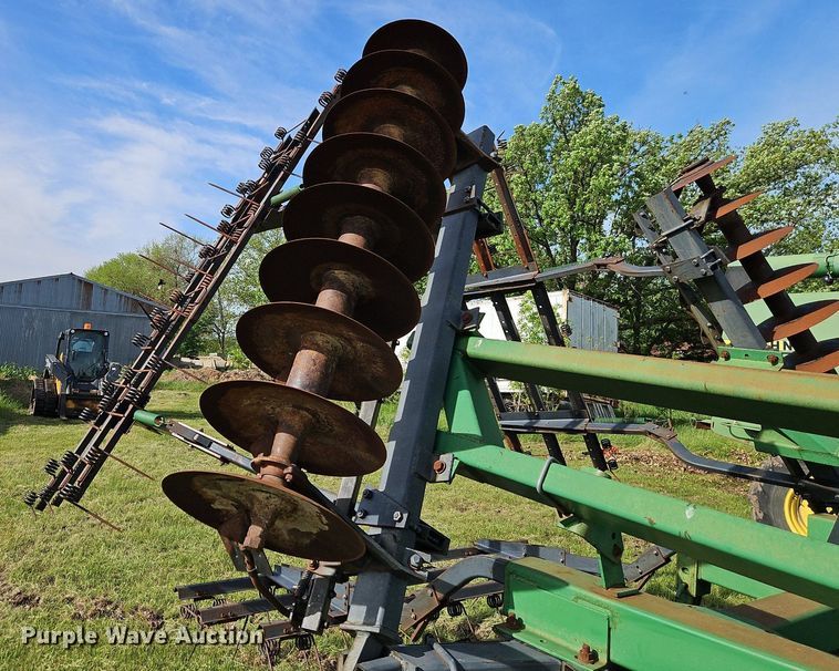 image for item EI3797 John Deere  630 tandem disk