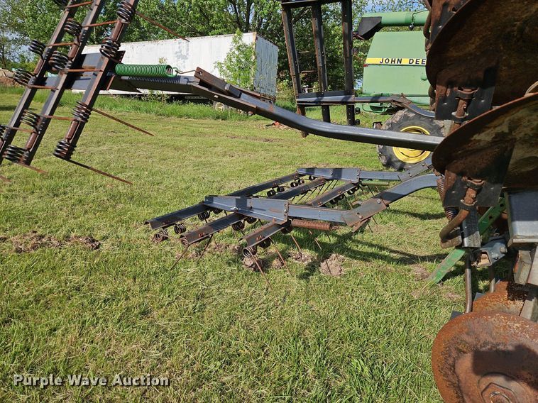 image for item EI3797 John Deere  630 tandem disk