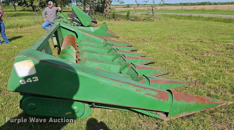 image for item EI3798 John Deere  643 corn head