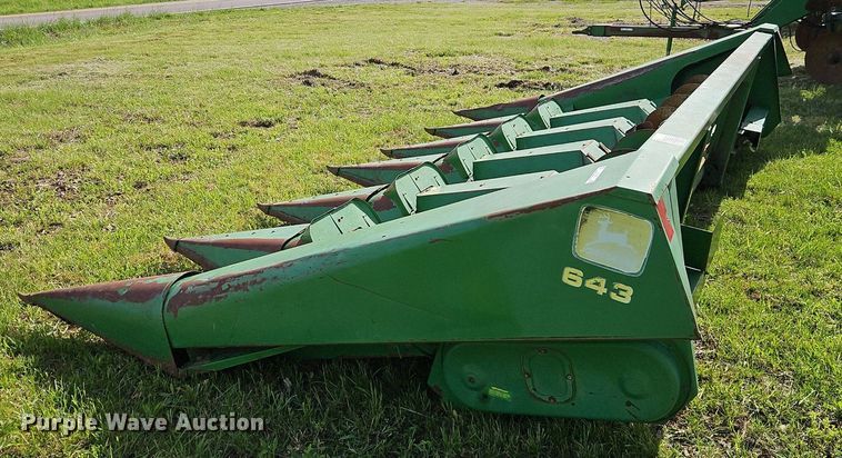 image for item EI3798 John Deere  643 corn head