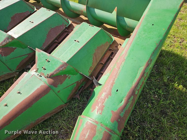 image for item EI3798 John Deere  643 corn head