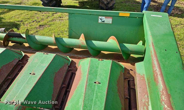 image for item EI3798 John Deere  643 corn head
