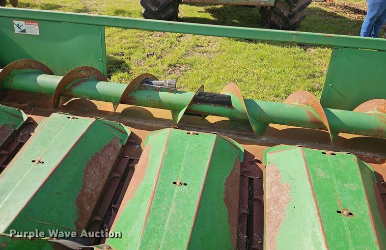 image for item EI3798 John Deere  643 corn head